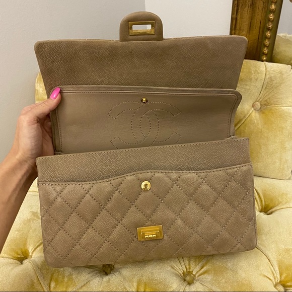 SOLD Chanel Beige Iridescent Caviar Reissue - Picture 9 of 16